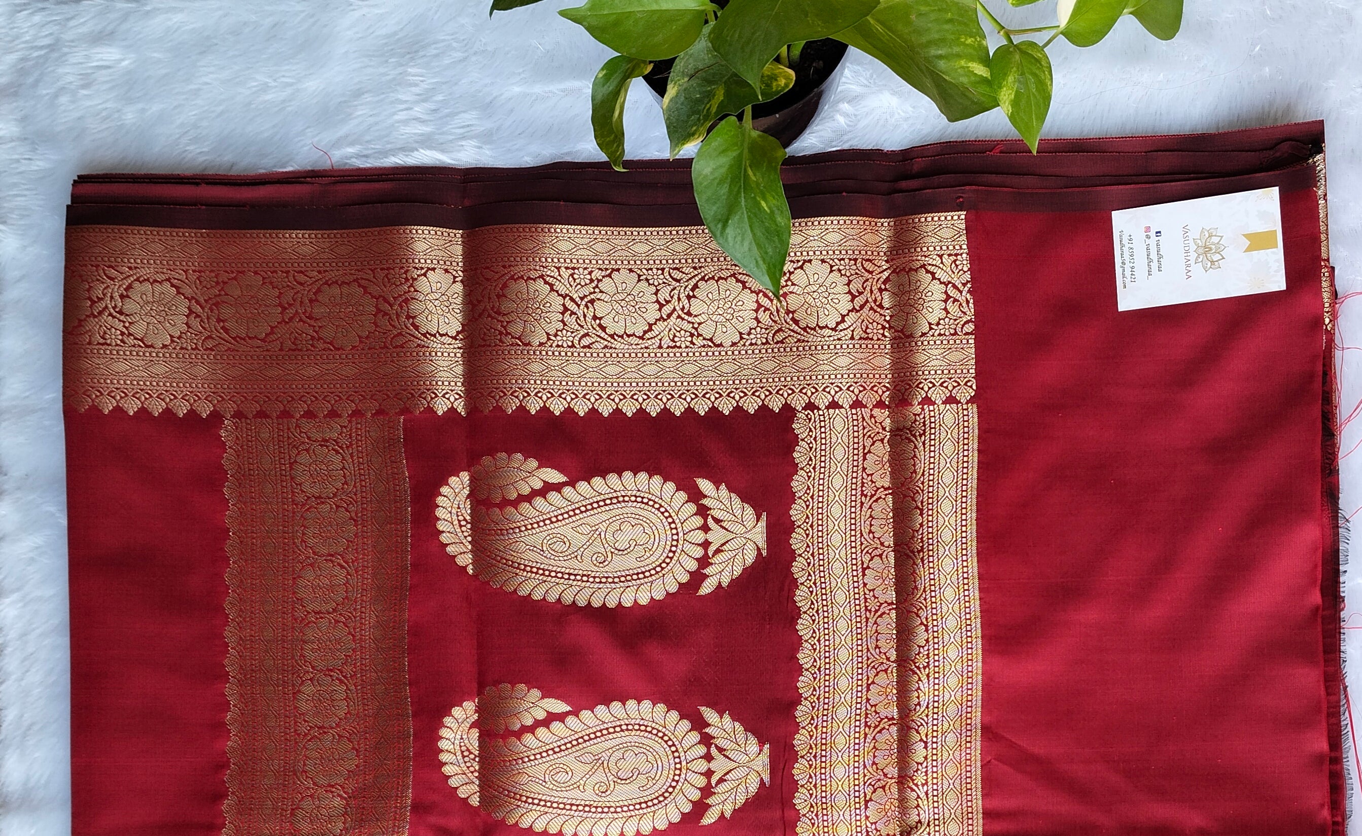 Red Banarsi kattan